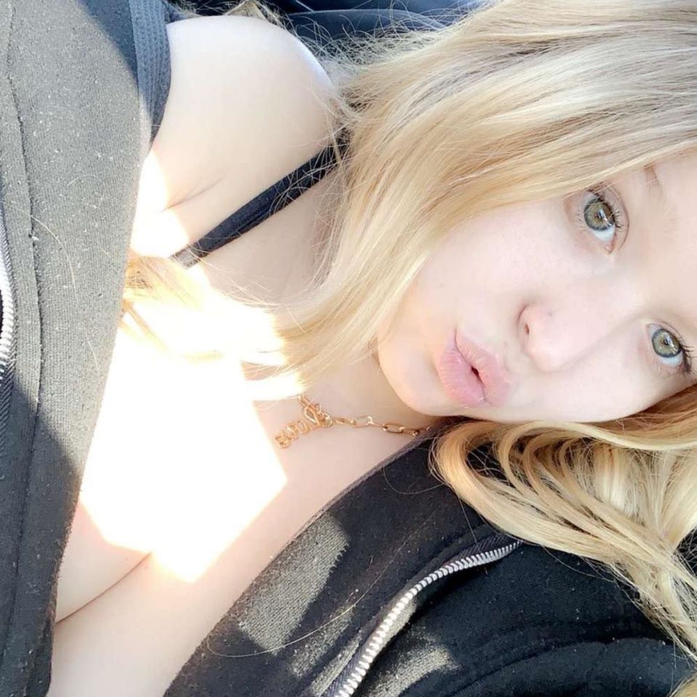 Meet your Posher, Alyson